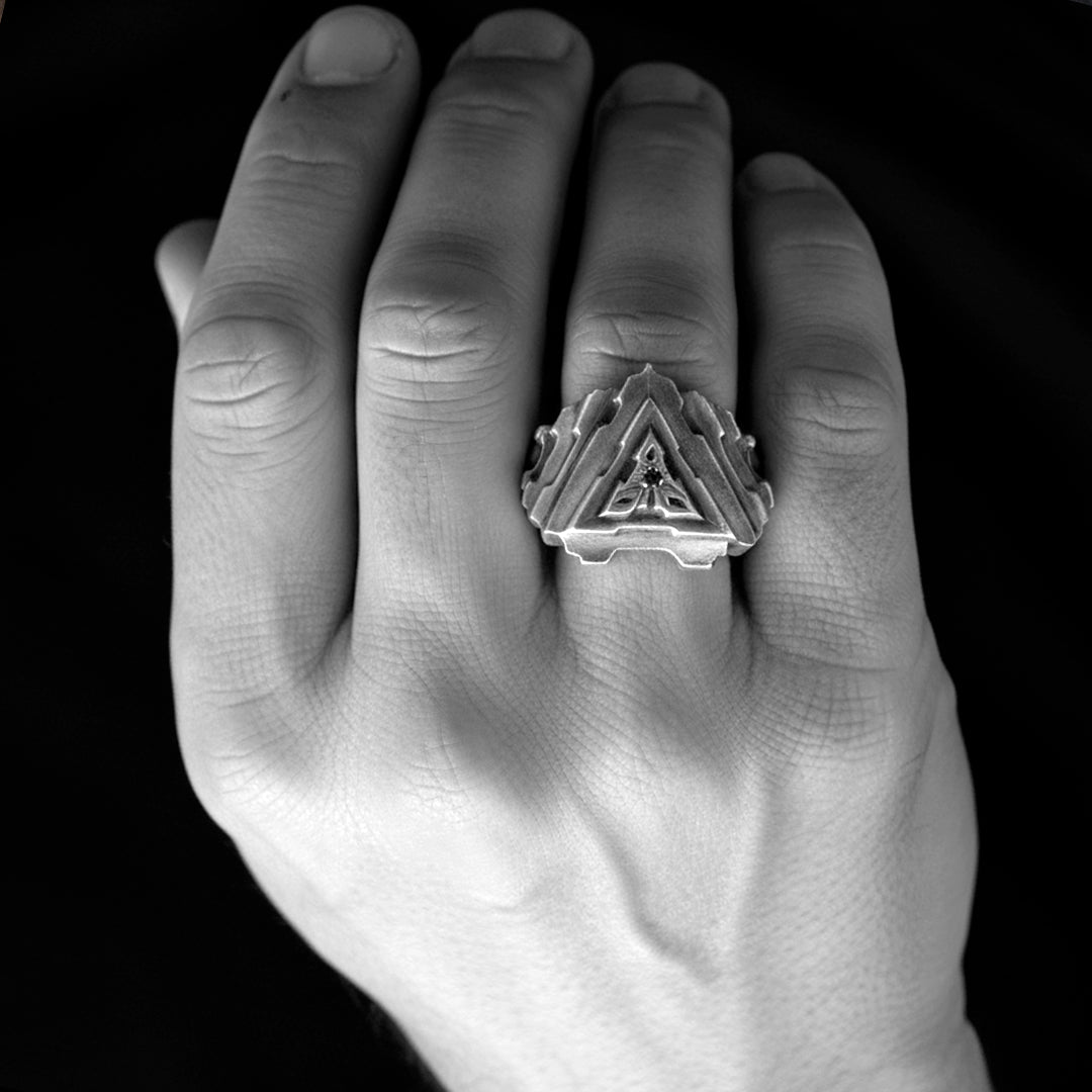 FRACTAL TRIANGLE RING